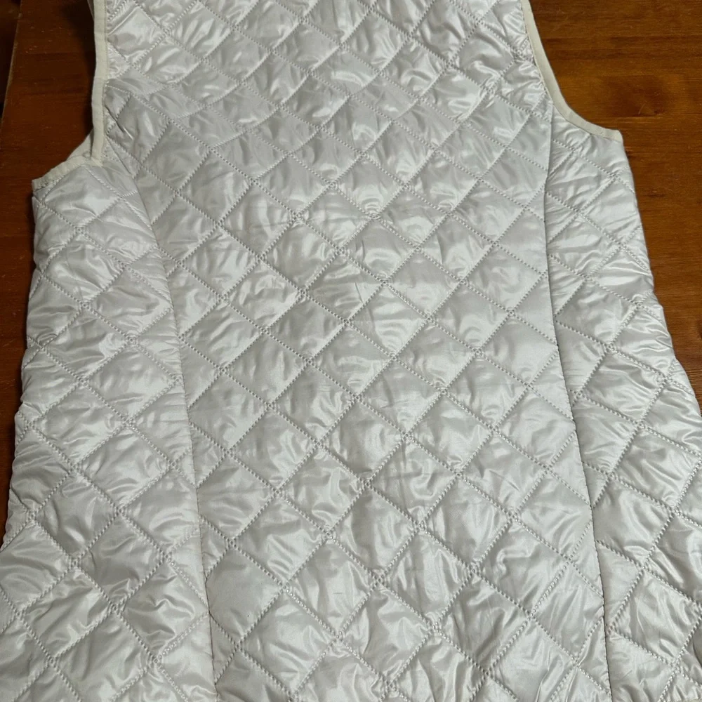 Columbia Quilted Vest in Light Beige - Picture 2 of 5